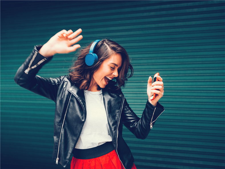How Listening to Music Makes You More Productive