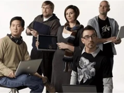Employee Blogging. How to Manage it and Thrive.